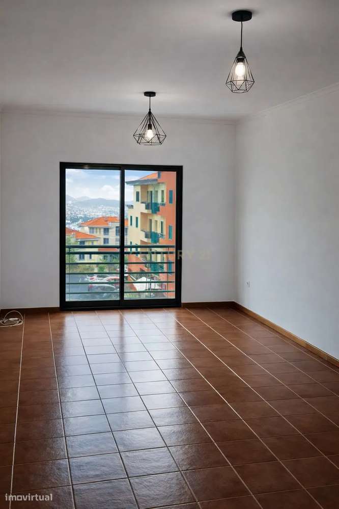 T2 Luminoso com Elevador em Câmara de Lobos - Grande imagem: 5/27