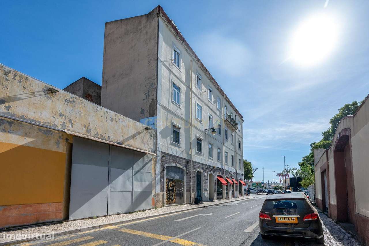 T2 Renovado em Alcântara | Lisboa-26