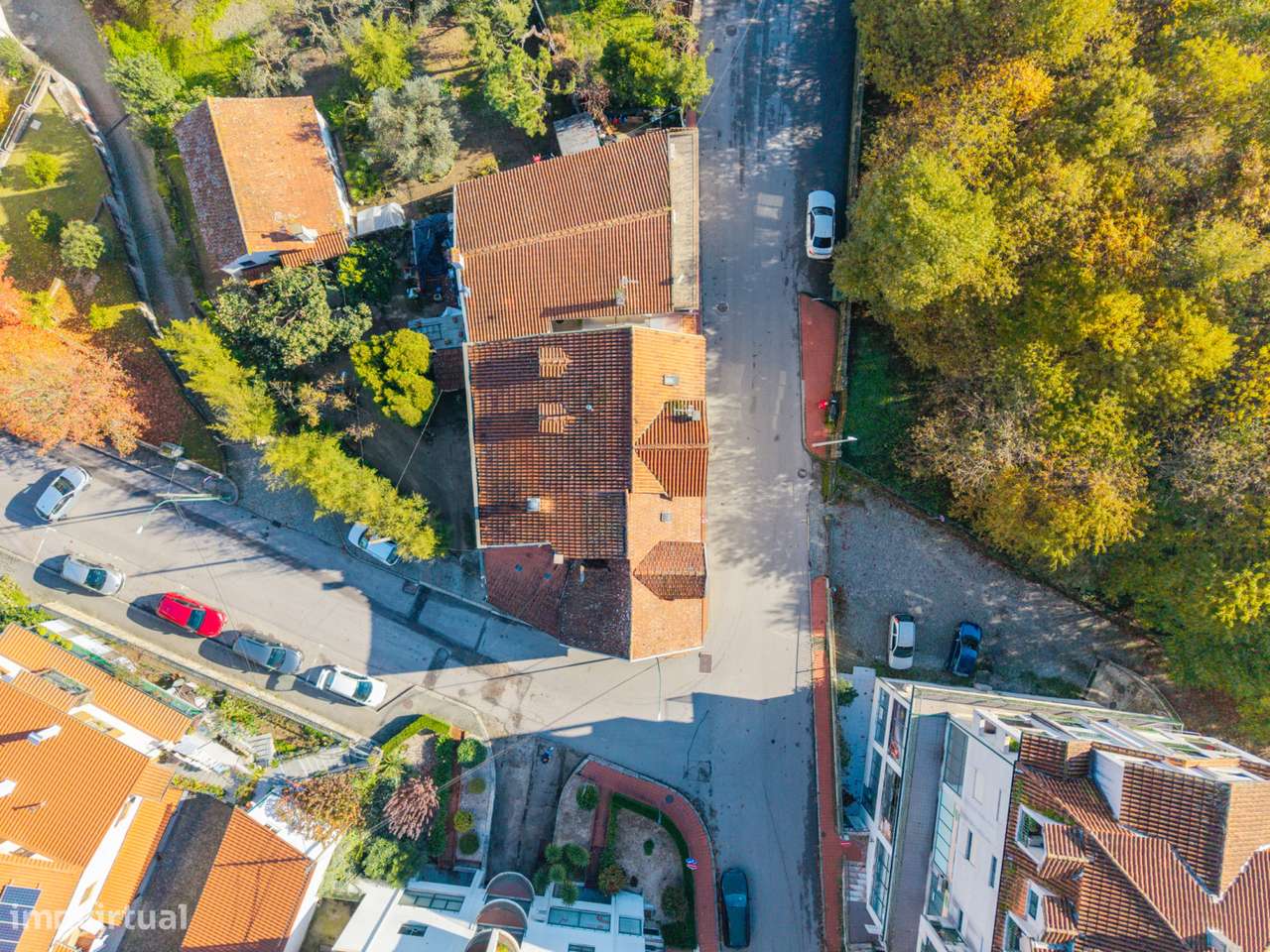 Prédio com Espaço de Restauração e 5 Apartamentos – Santa Comba Dão-13