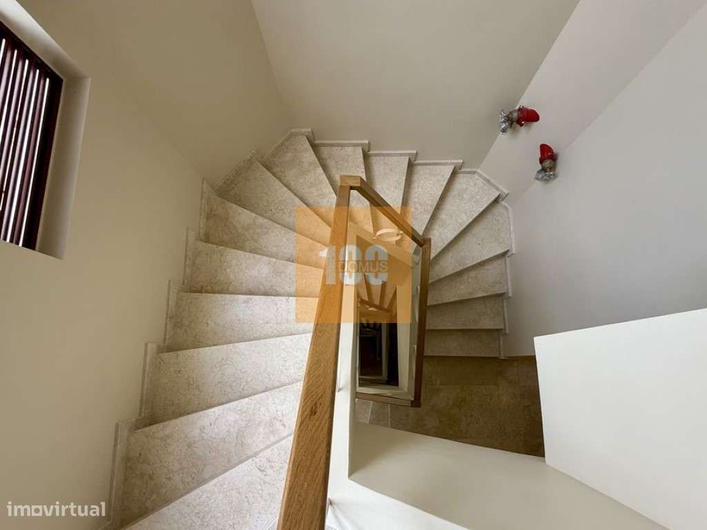 T1 junto ao mercado do Bolhão-23