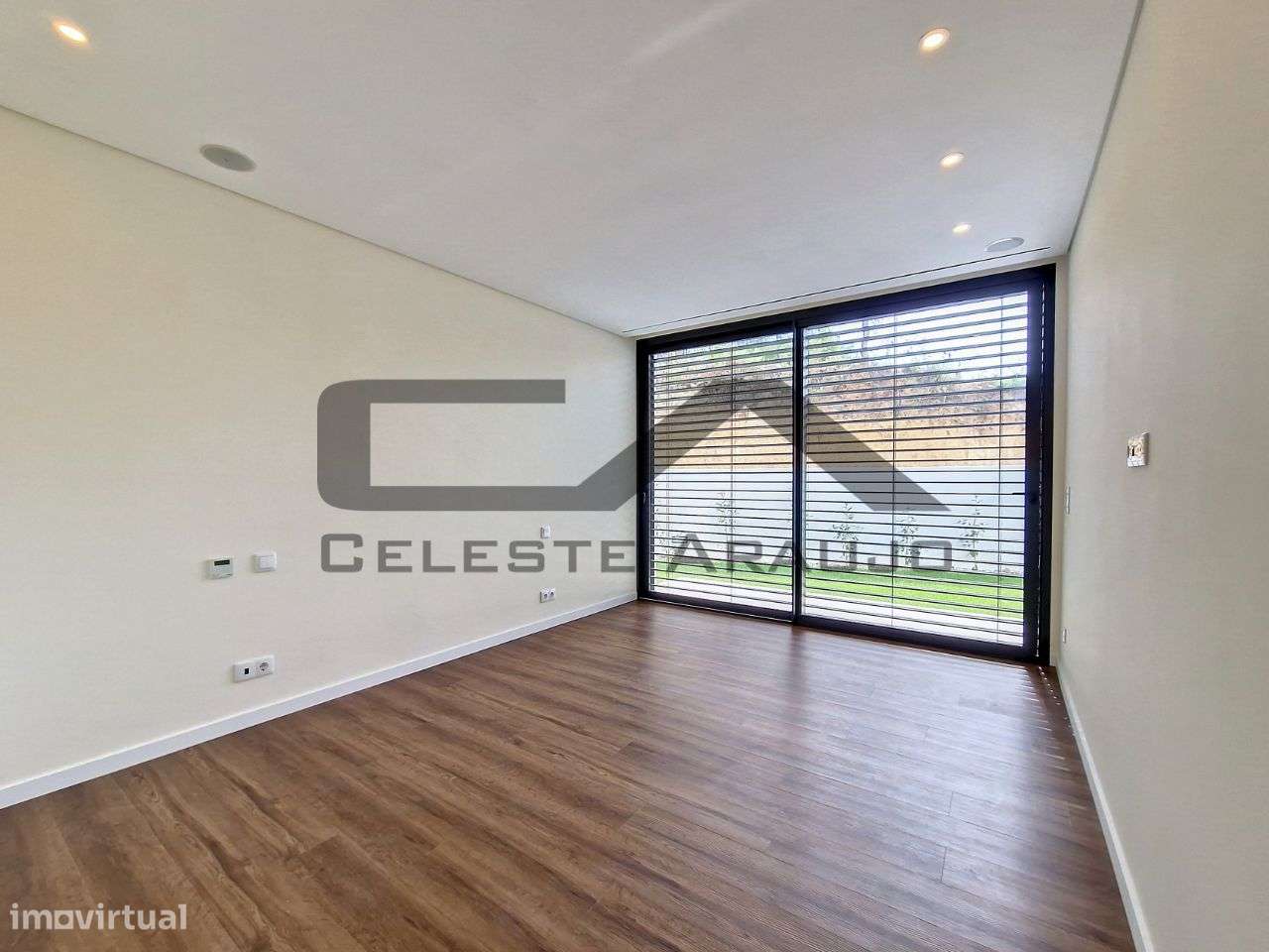 Moradia T4+1 Térrea, com piscina, Rio Meão-25