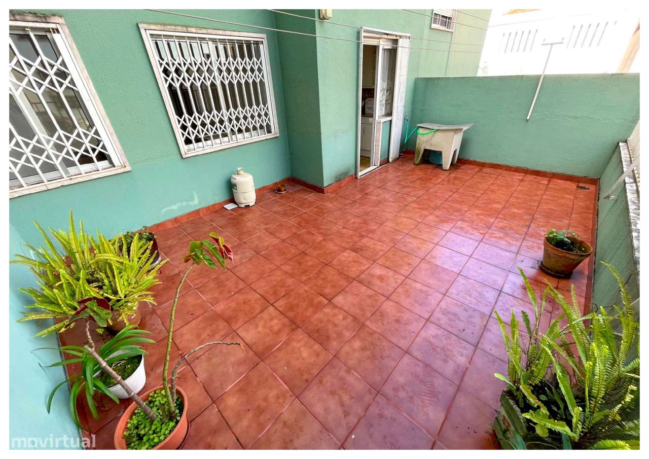 T4 • 140 m² • Varandas + Terraço • Rua Olivença – Amadora-10