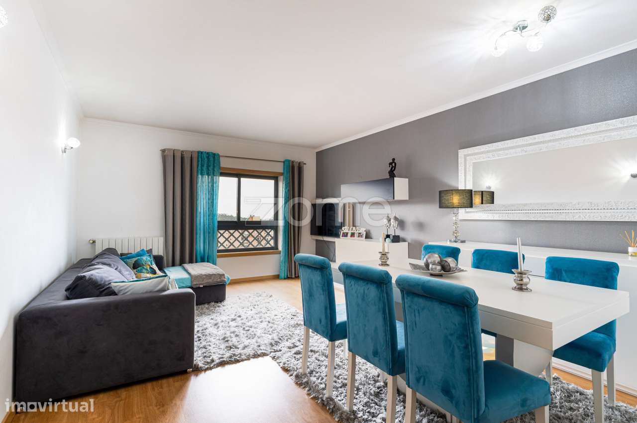 Apartamento T2 remodelado no último piso com garagem e arrumos - Grande imagem: 2/19