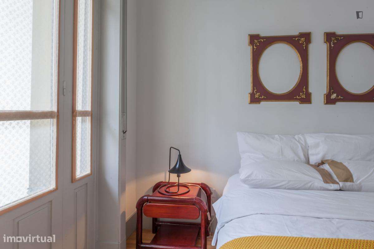 Quarto - localizado em Santo Ildefonso Porto - Grande imagem: 5/7