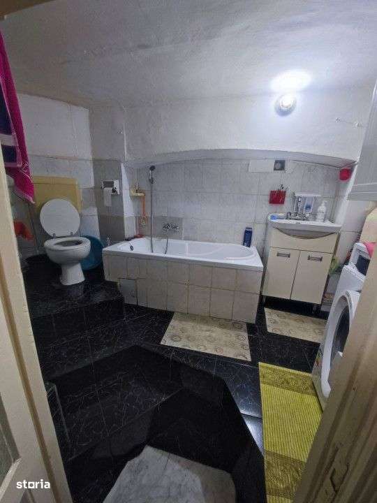 Vanzare 4 camere in vila Dacia-9