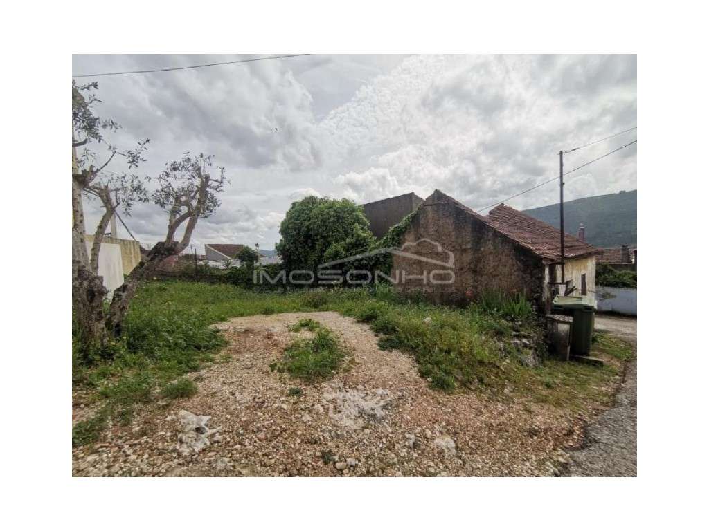 Vende-se Casa Antiga para reconstruir - Grande imagem: 5/22