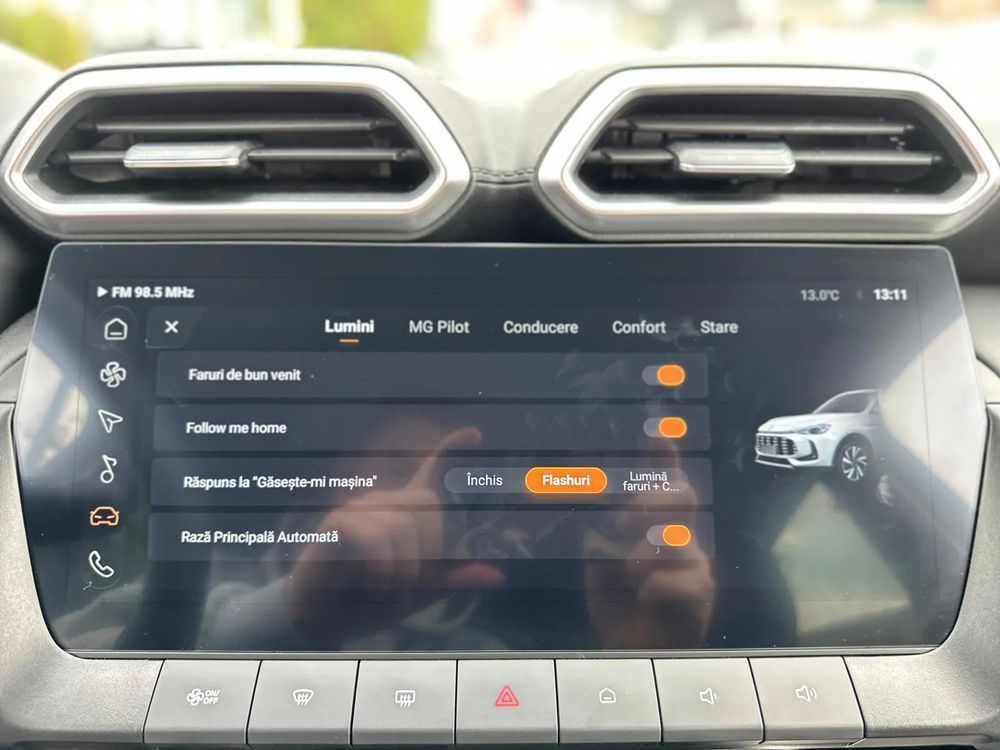 MG ZS HEV Hybrid+ Luxury - 27