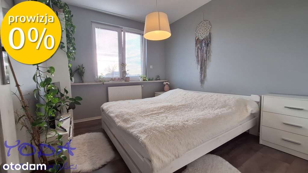 wygodny, funkcjonalny dom w otoczeniu zieleni-11