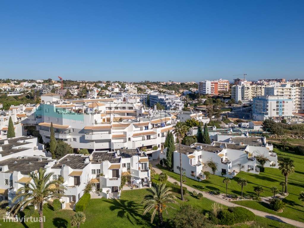 Apartamento Duplex com Terraço Panorâmico e Acesso Privado à Praia-...-47