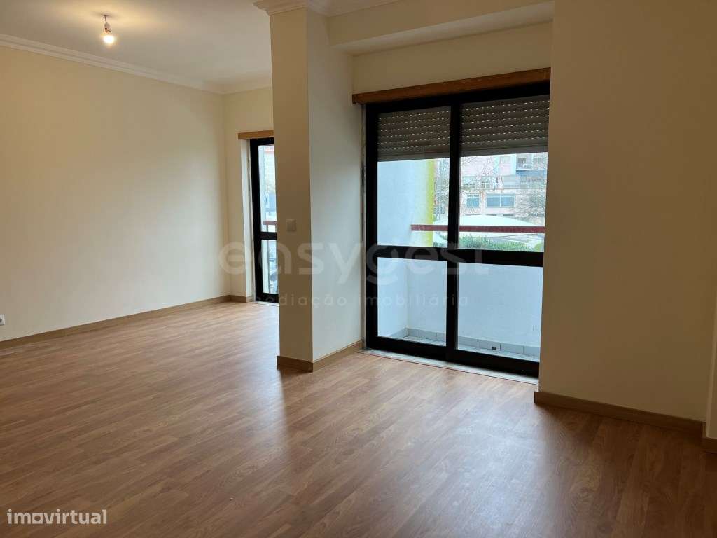 Apartamento T3, com suite 3 varandas e arrecadação - Grande imagem: 2/31