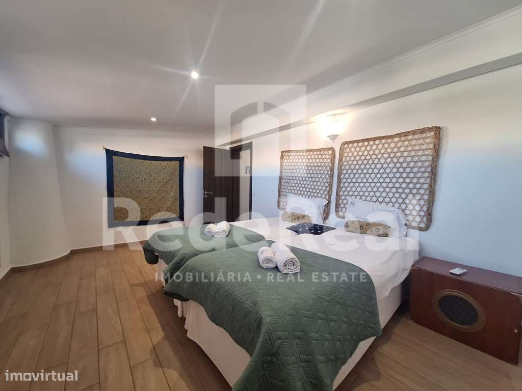 Moradia T3 + 1 com Boas Áreas em Lote de 300 m² - Centro de Albufeira-19