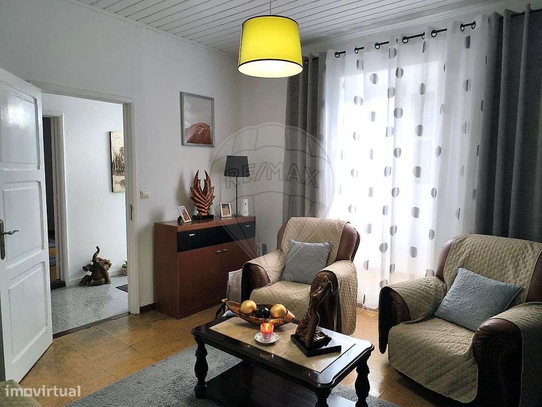 Moradia T2 para venda - Grande imagem: 2/23