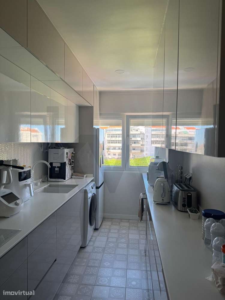 Linda a Velha - 1º Andar Remodelado, Mobilado e com Financiamento Gara-14