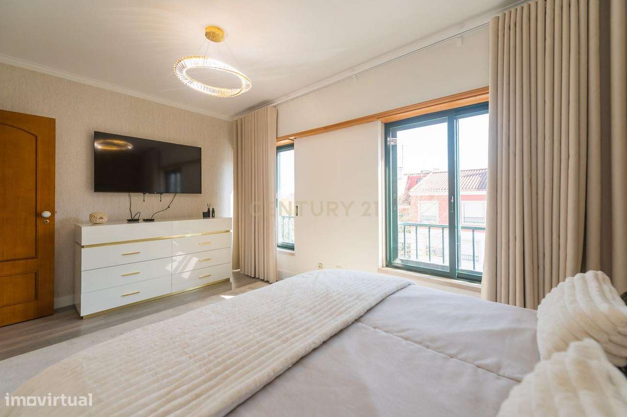 Apartamento T3 com Garagem em Loures-23