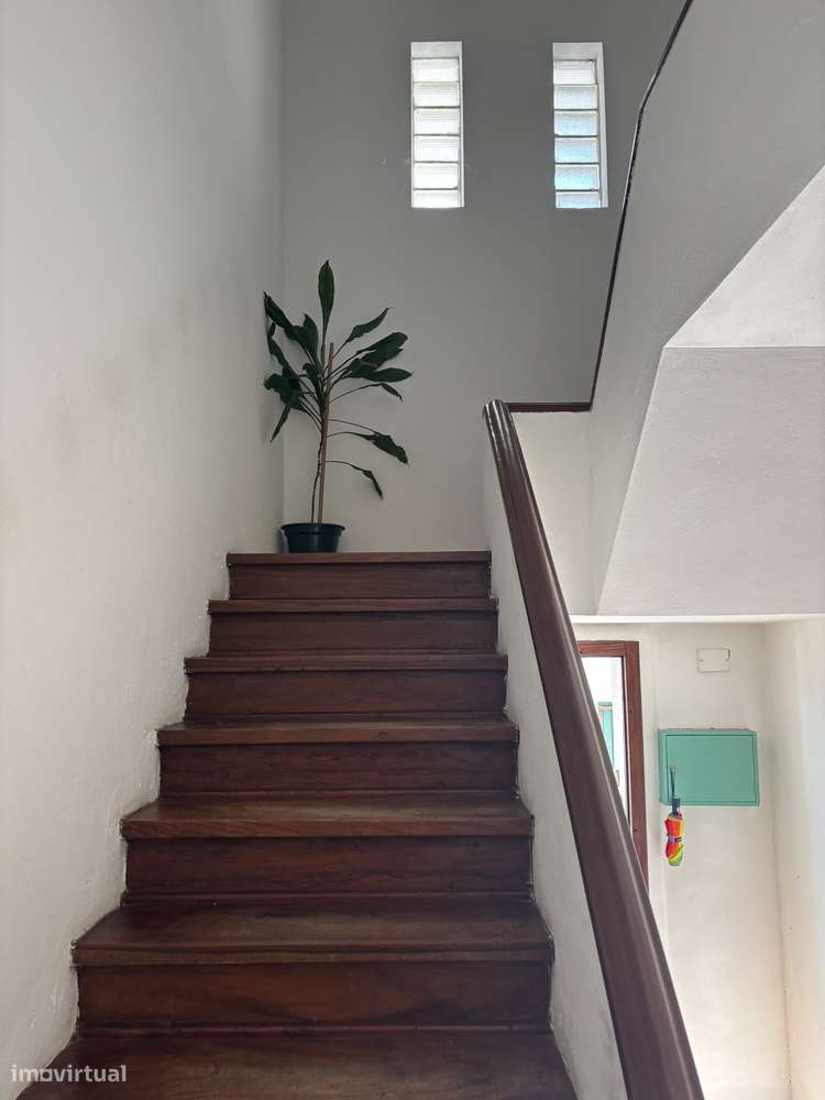 T2 “ Centro Vale Santarém “ 10 minutos estação Comboios - Grande imagem: 3/10