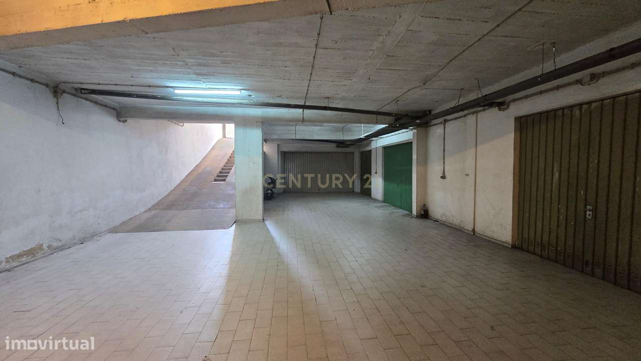 Garagem Box em Portimão - Oportunidade Única! - Grande imagem: 5/9