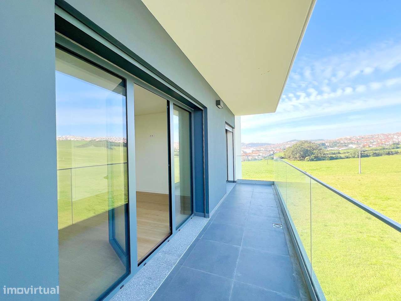 T2 novo c/ estacionamento e varanda - URBANIZAÇÃO MOINHOS DO...-28