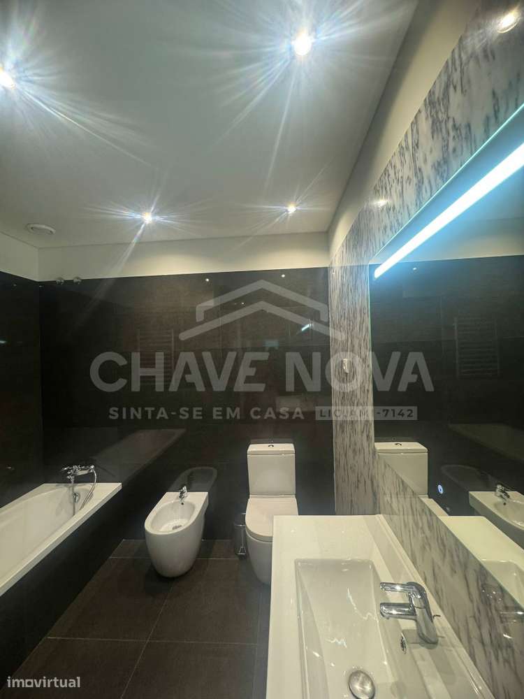Apartamento T2 Praça das Flores, Porto-18