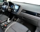 Mitsubishi Outlander 2.0 4WD Plug-In Hybrid - 17