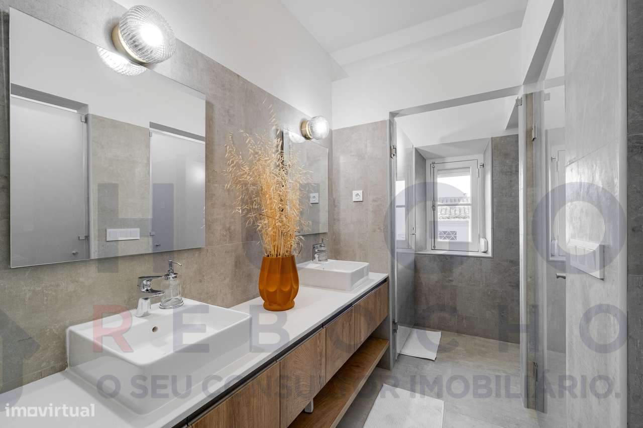 Prédio Exclusivo no Centro Histórico de Évora – Remodelado em 2025-10