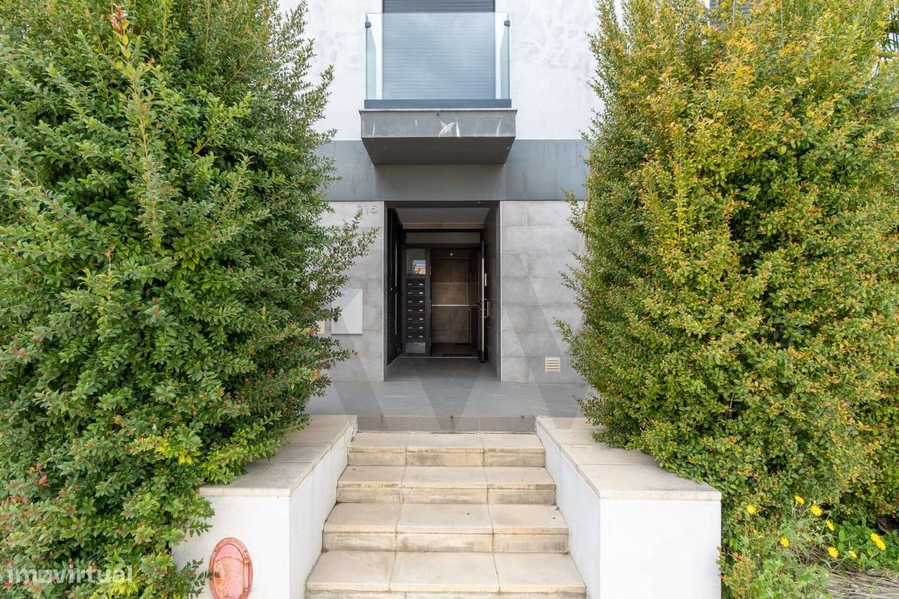 T2 com 111 m2, garagem e arrecadação a 5 min de Faro - Grande imagem: 5/37