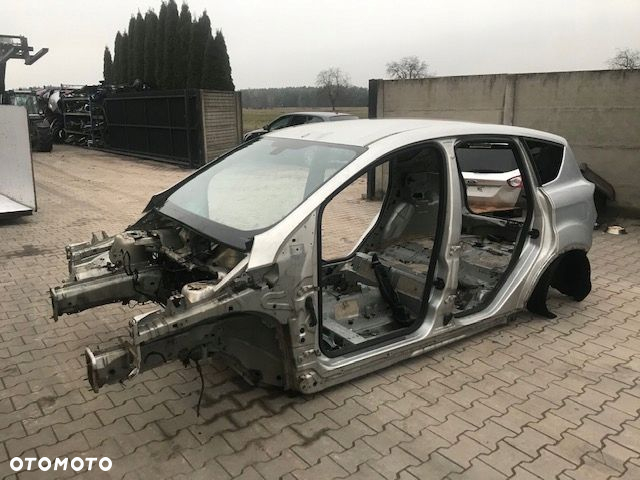 ĆWIARTKA BŁOTNIK LEWY TYŁ FORD KUGA MK1 - 2