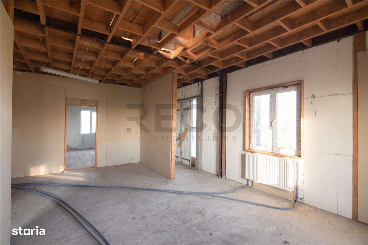 RECO casa Inand la rosu cu teren imens - Imagine principală: 5/20