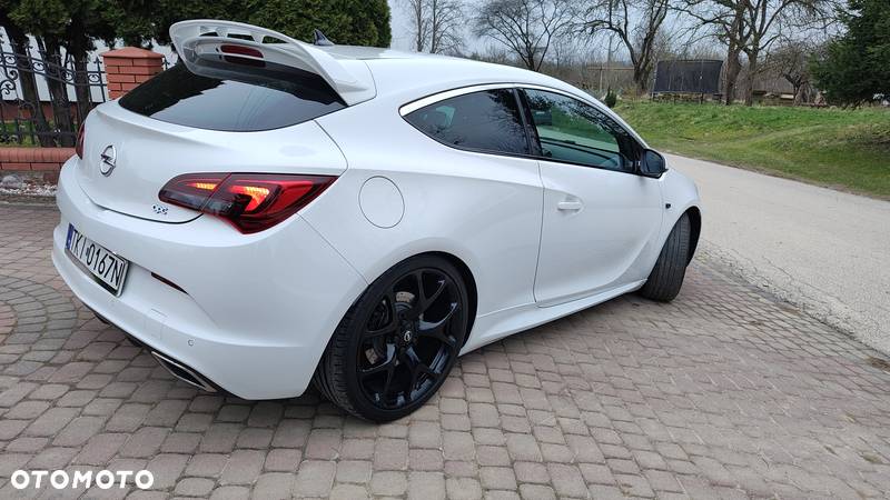 Opel Astra IV GTC OPC - 10