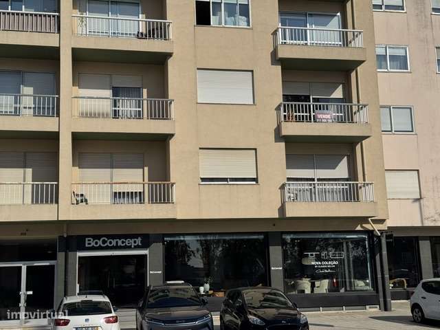 Apartamento T5 na Rua do Campo Alegre-1