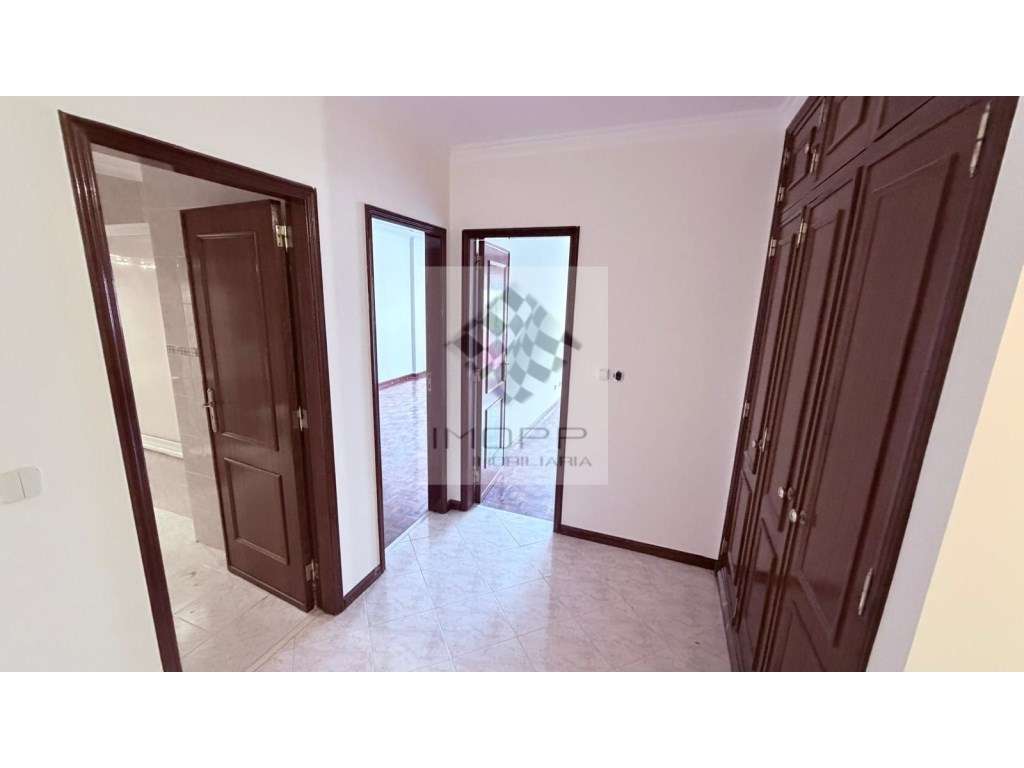 Fabuloso apartamento T2 na Cavaleira com parqueamento-15