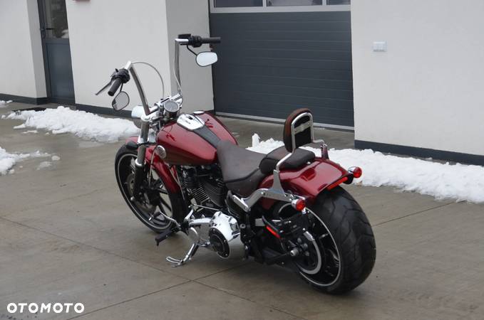 Harley-Davidson Softail Breakout - 3