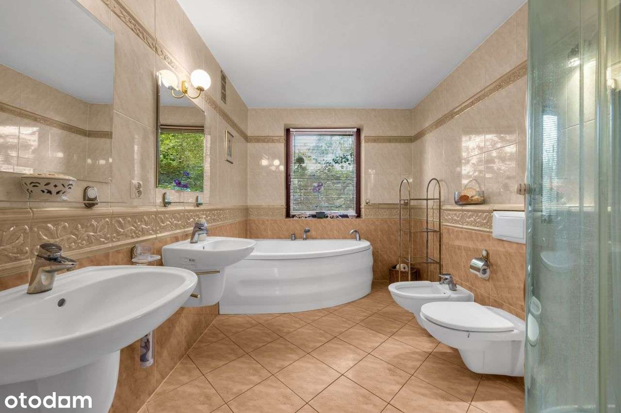 Przestronny dom z zagospodarowaną działką-9