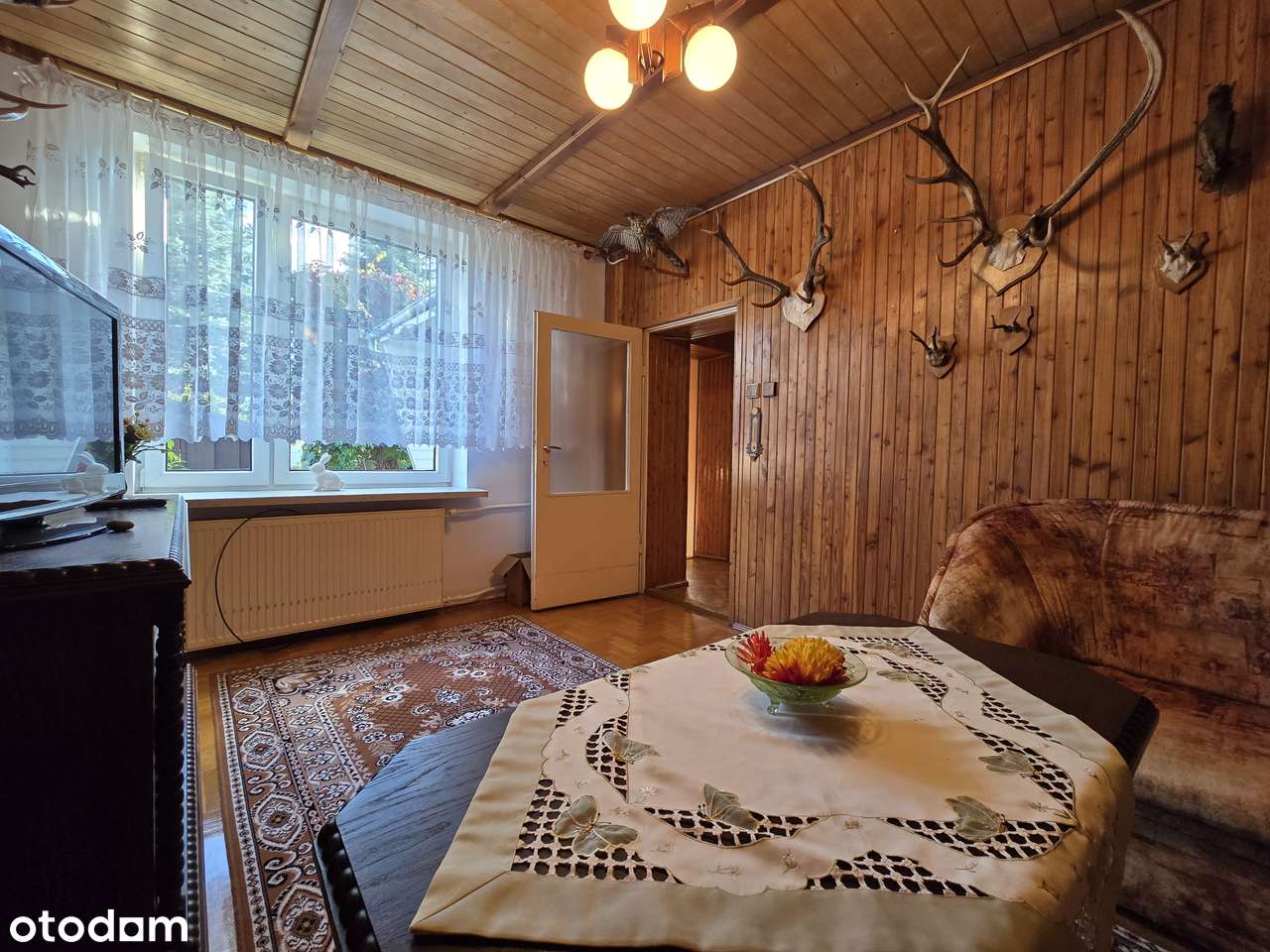 Bardzo zadbany dom do zamieszkania z pompą ciepła i panelami-6