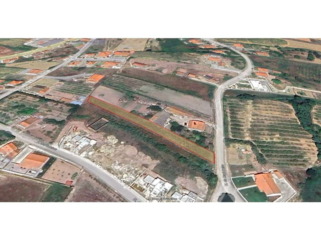 Terreno para construção de 2 moradias - Grande imagem: 5/8