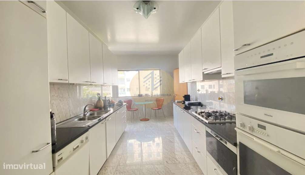 Apartamento T5+1 Boavista/ Aviz- Porto-9