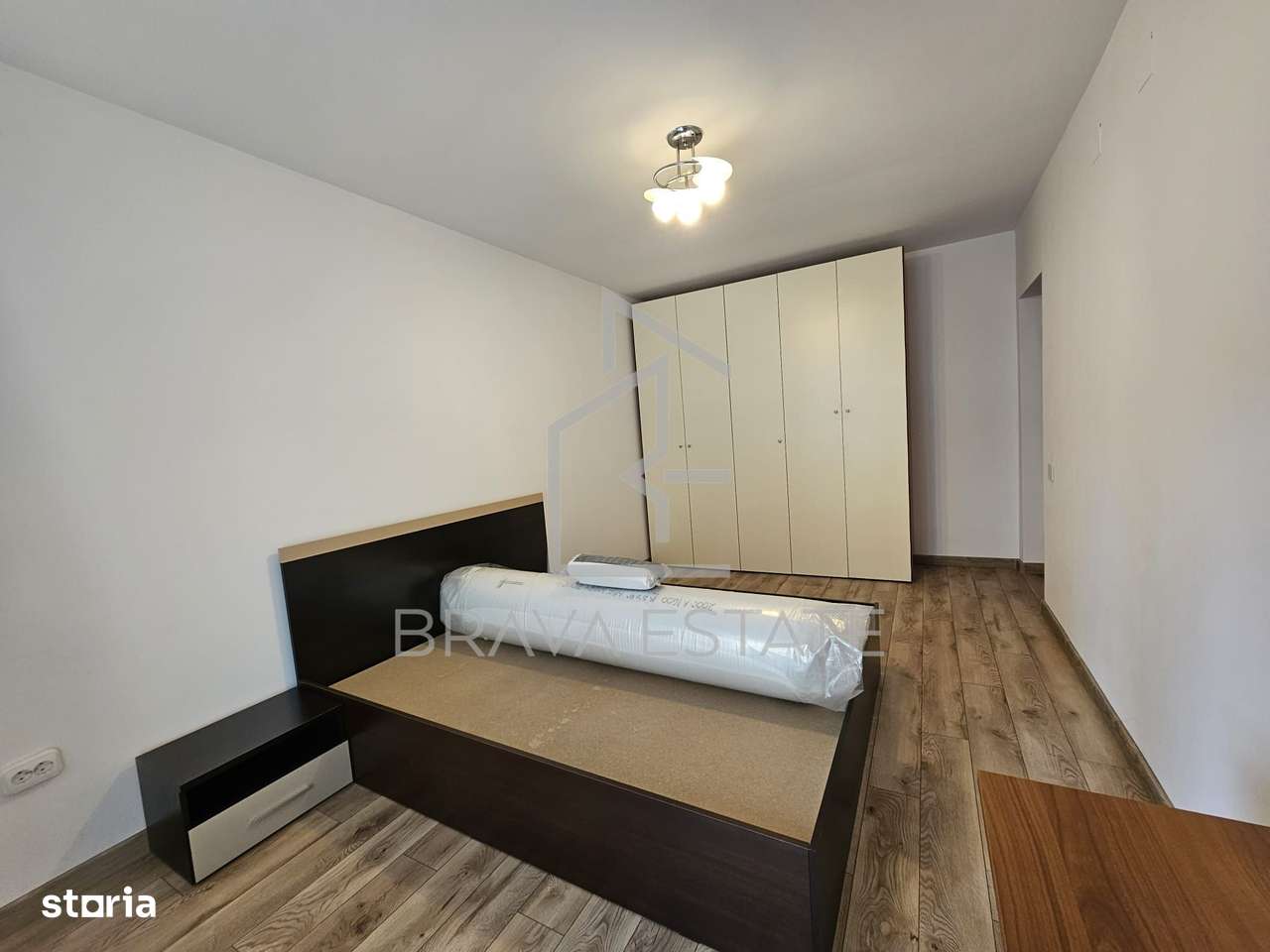 Apartament 3 camere, 100mp, 2 băi, 2 balcoane, 2 parcări, str Pădurii - Imagine principală: 4/20