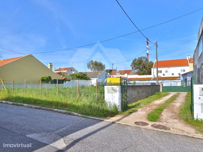 Moradia T3 com anexos inserida em terreno com 1220 m² em São João d...-4