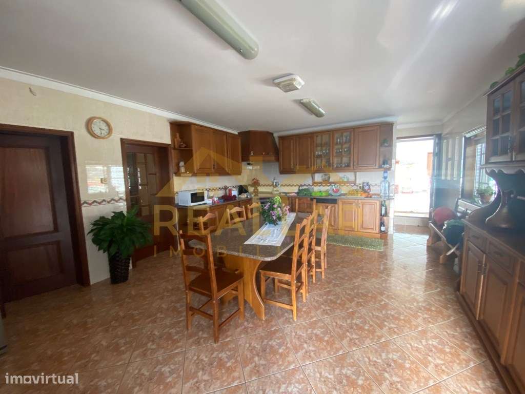 Moradia T3 com restaurante em Lordelo - Guimarães - Grande imagem: 4/30