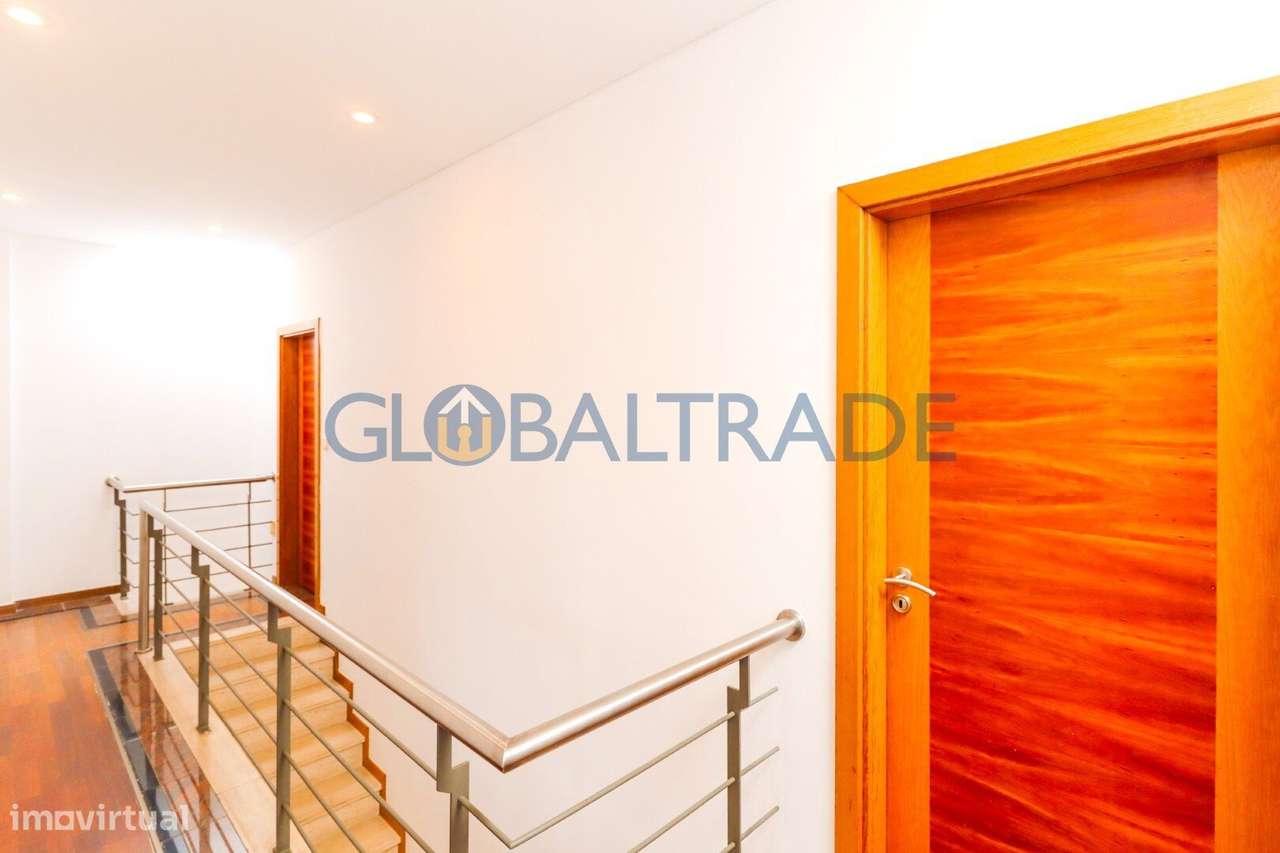 Moradia T3 com Terraço em Valbom-38