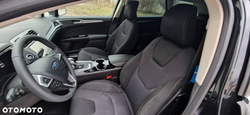 Ford Mondeo 2.0 TDCi Titanium PowerShift - 32