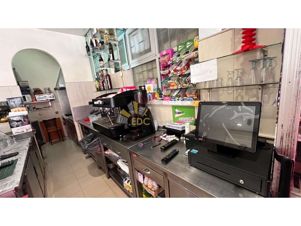 Café-snack bar para Trespasse | Localizado na Tapada das Mercês | N...-8