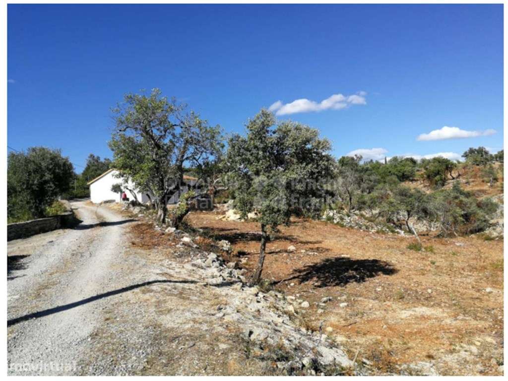 Moradia em ruína próxima ao campo de golfe no Algarve - Grande imagem: 3/9