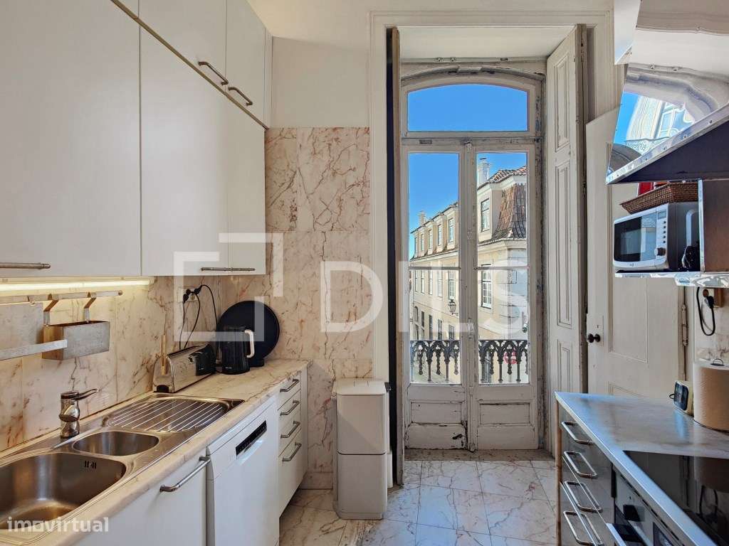 Apartamento T7+3 com vista rio, no coração do Chiado - Grande imagem: 4/39