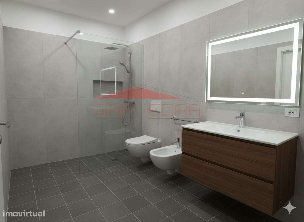 Apartamento T3 com arrumo no sótão no centro da cidade de Gouveia-4