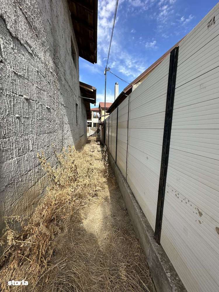 Casă cu 3 camere de vânzare în zona cazasu-6