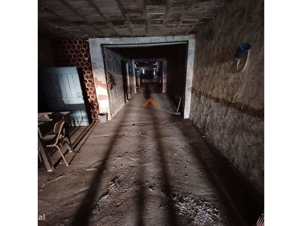 Moradia T2 para Remodelar em Bustos - Oliveira do Bairro - Grande imagem: 4/30