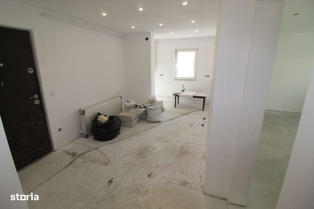 Vând apartament 4 camere în Hunedoara, zona Micro5-Dornica, etaj 2...-9