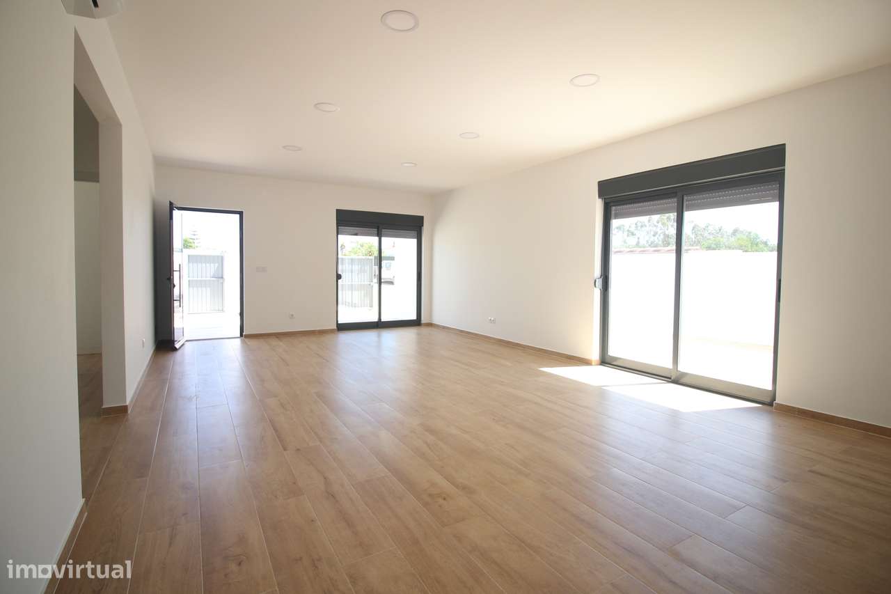 Moradia Térrea T3 Nova em lote de 340m2 em Fernão Ferro-9
