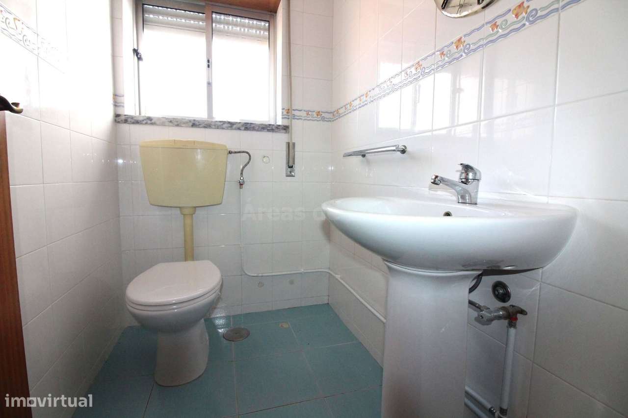 Apartamento T3 - Com Garagem e Sótão-9