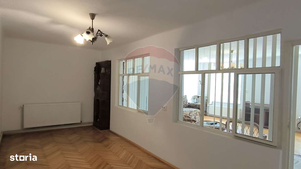 Apartament spațios într-o clădire istorică, zona centrală – Mediaș - Imagine principală: 5/17